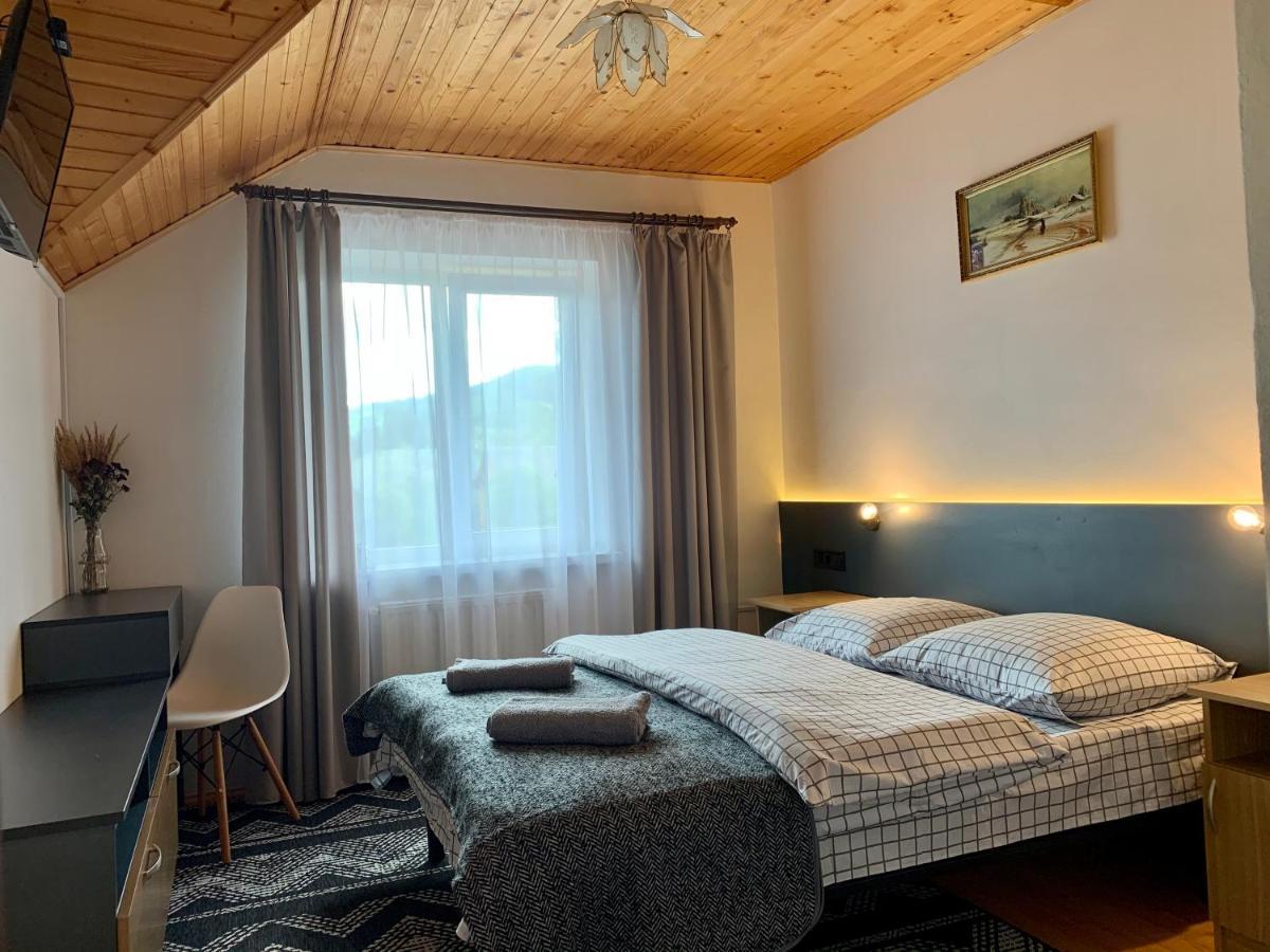 Hotel Ніч Над Карпатами Slavske Esterno foto
