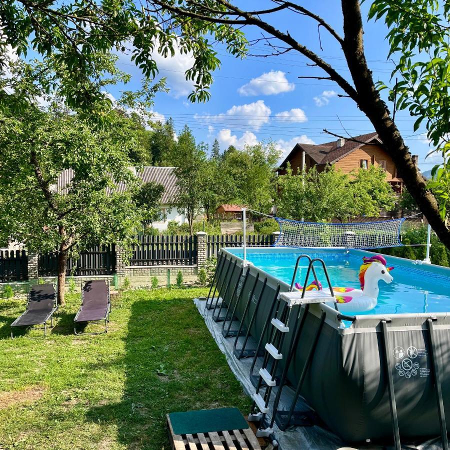 Hotel Ніч Над Карпатами Slavske Esterno foto