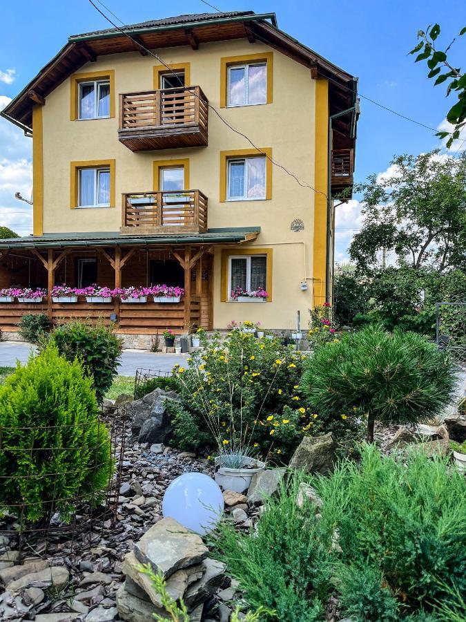 Hotel Ніч Над Карпатами Slavske Esterno foto