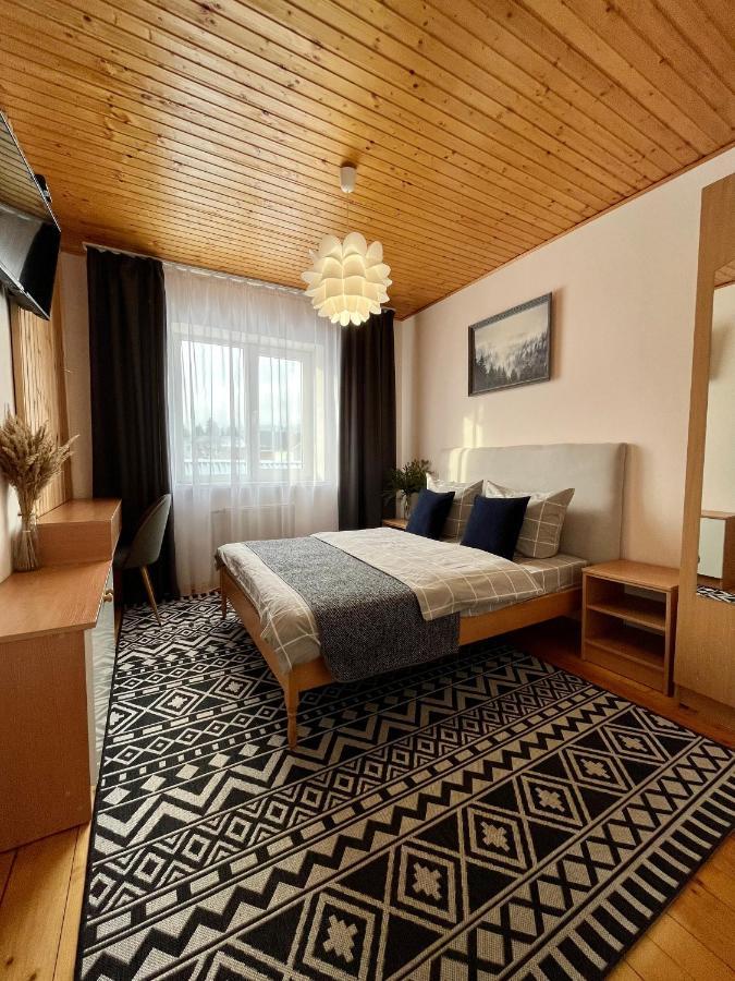 Hotel Ніч Над Карпатами Slavske Esterno foto