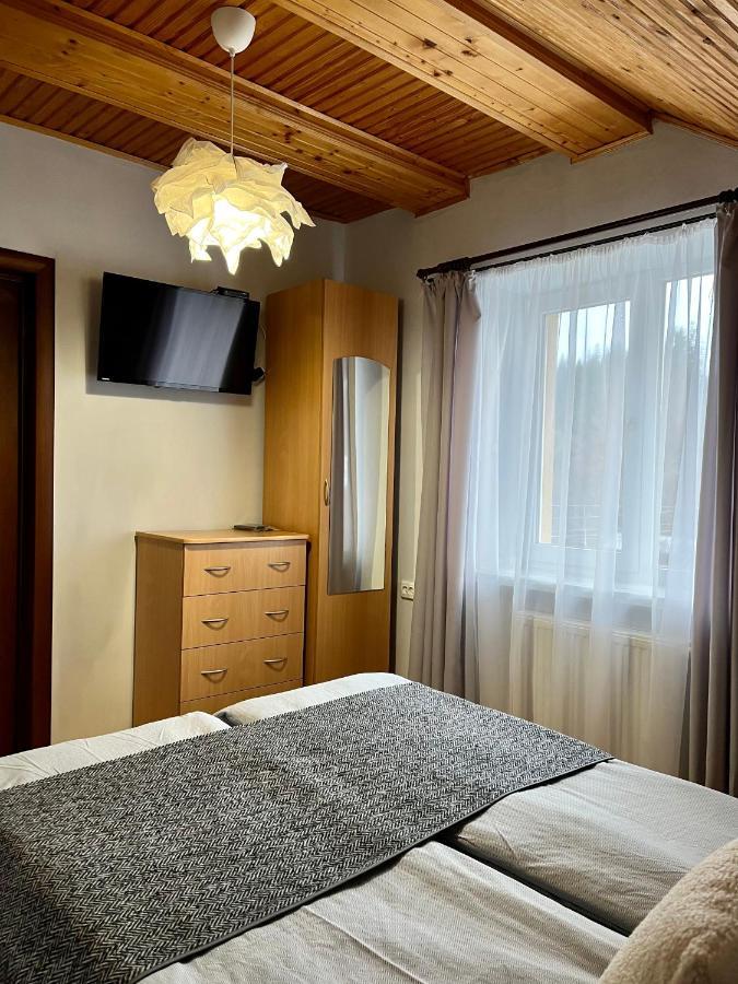 Hotel Ніч Над Карпатами Slavske Esterno foto