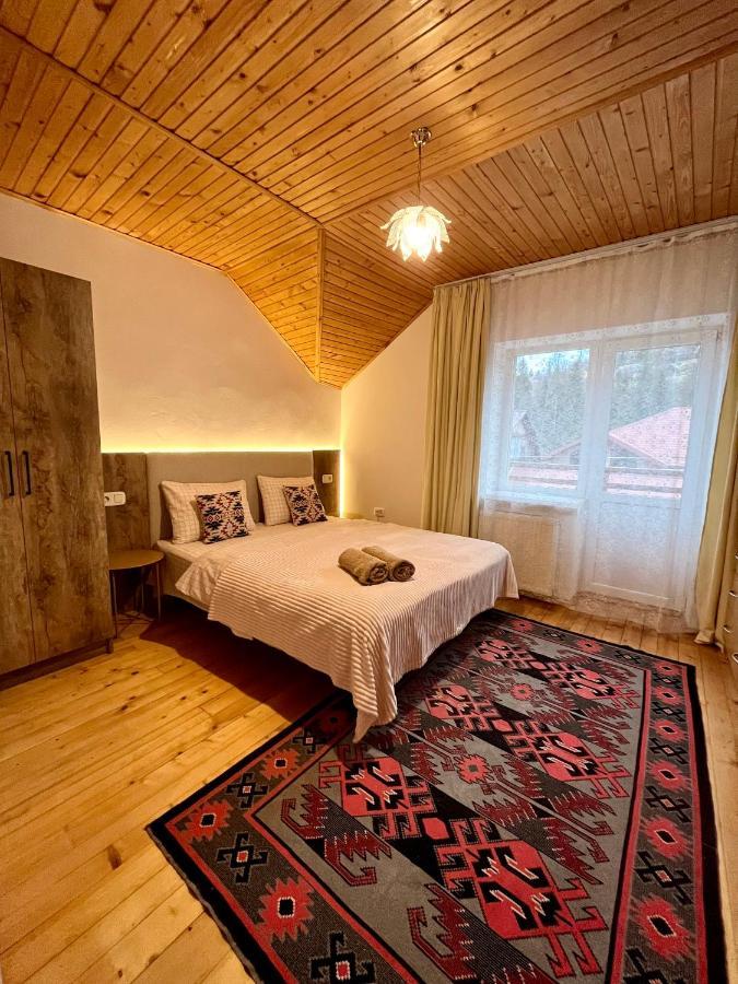 Hotel Ніч Над Карпатами Slavske Esterno foto