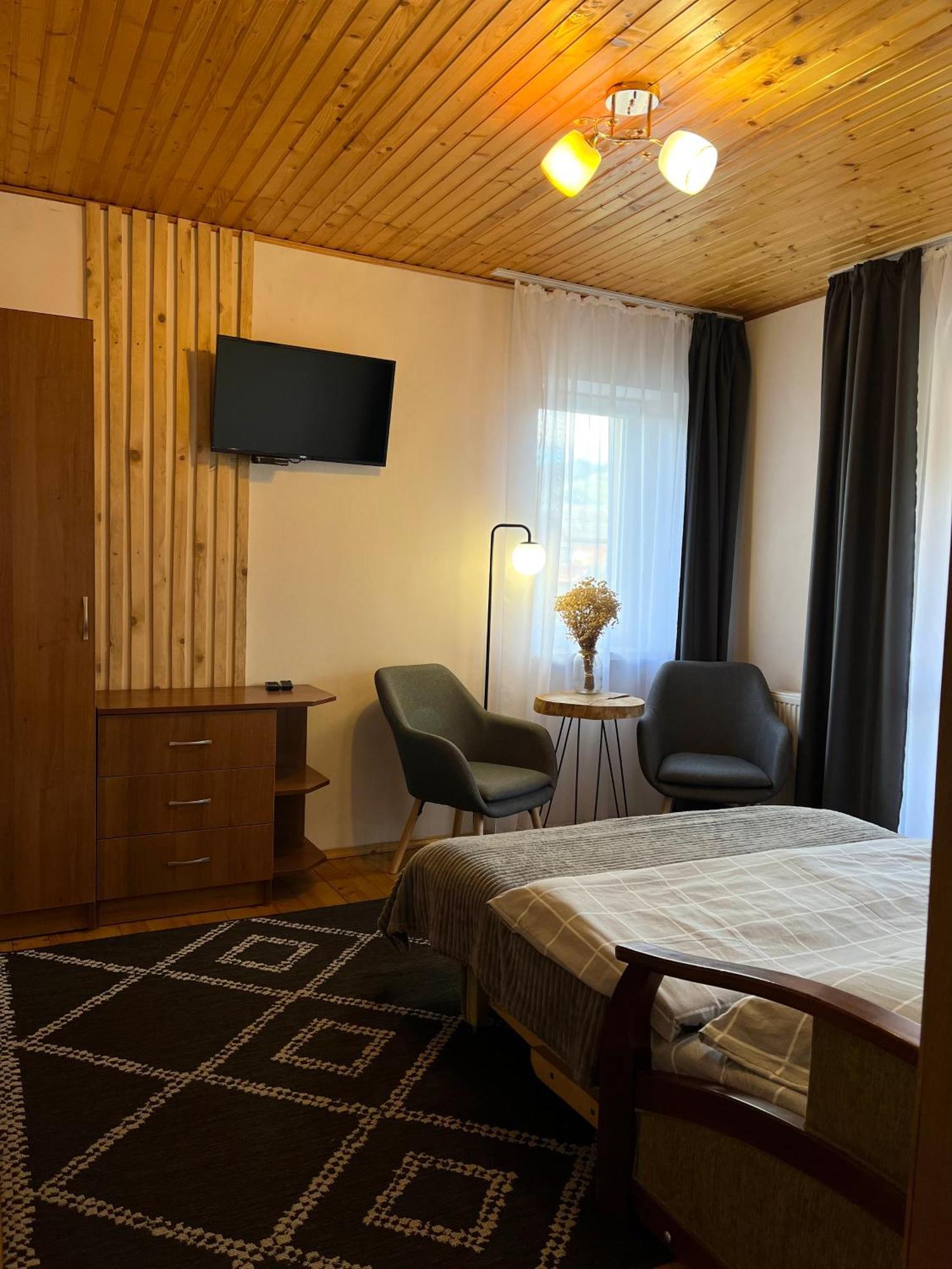 Hotel Ніч Над Карпатами Slavske Esterno foto